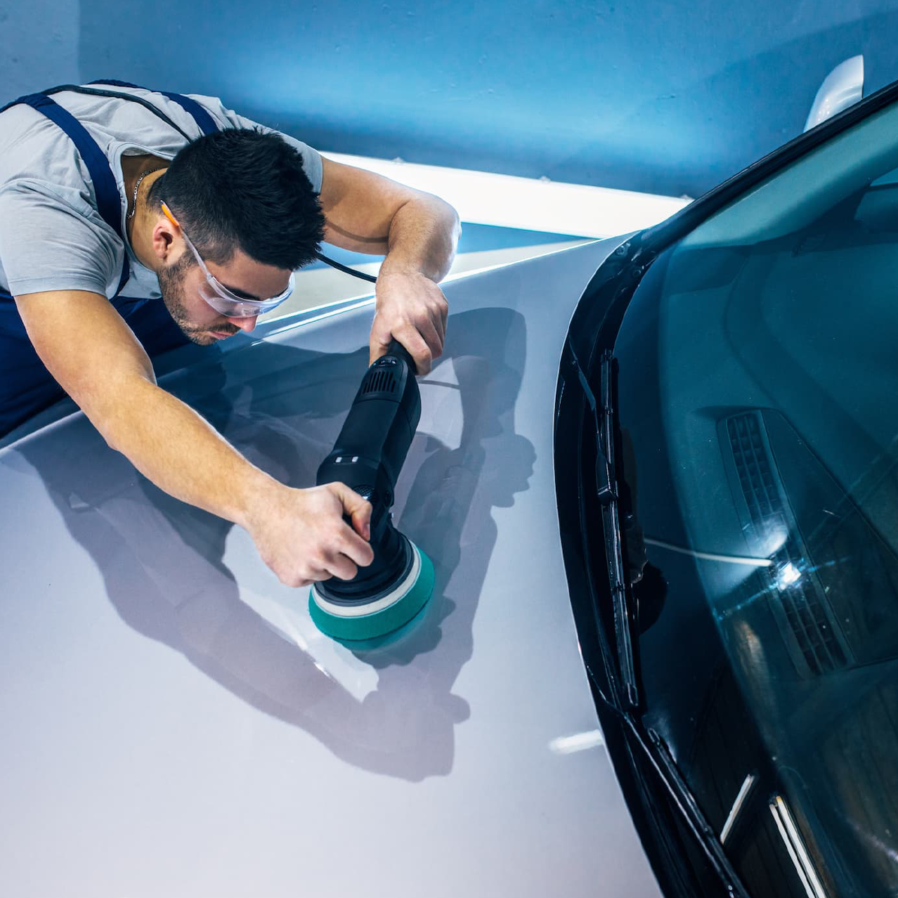 Lavage et lustrage automobile Univers Auto – brillance carrosserie Renault Dacia toutes marques